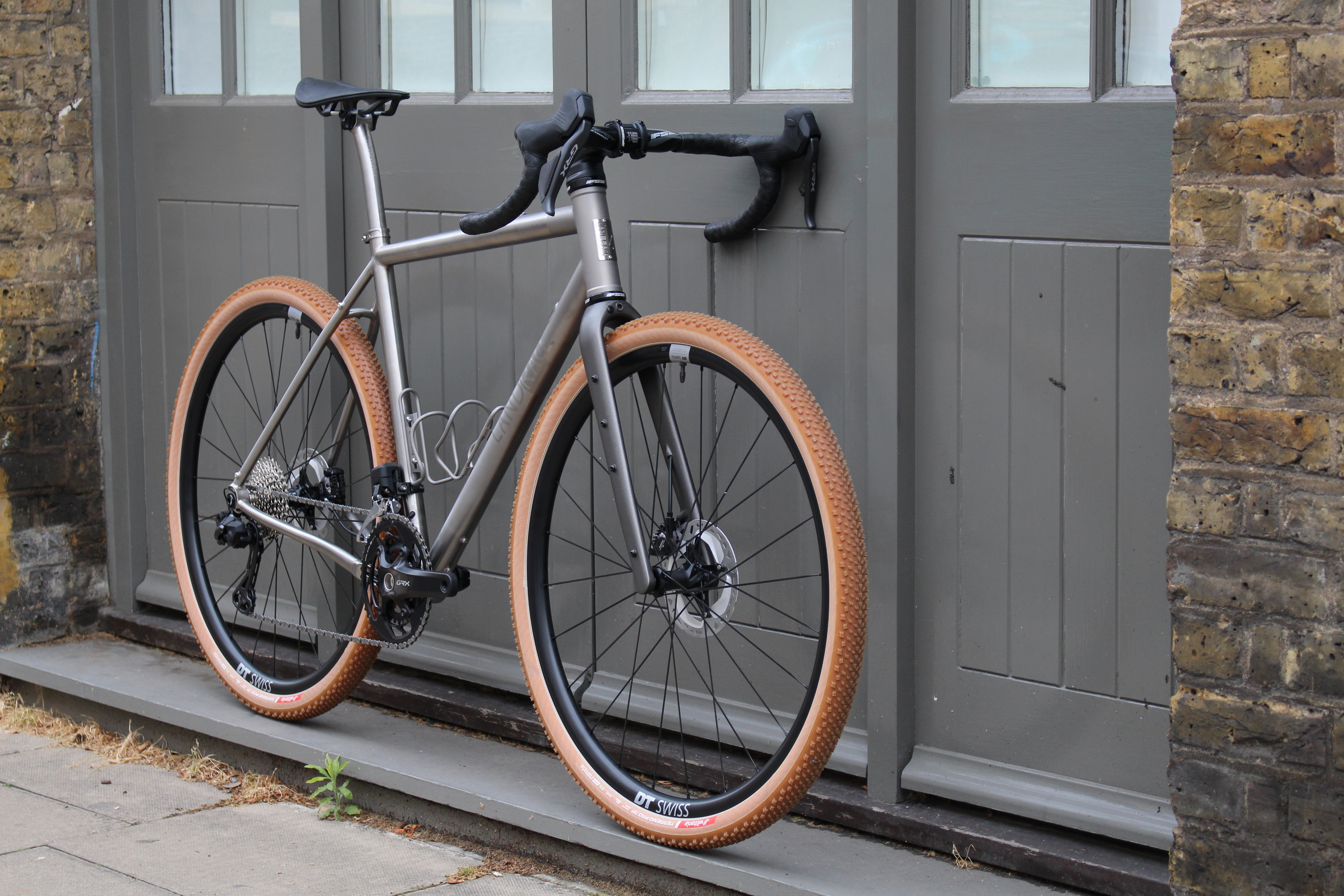 LANDRACE Boxer - Summer Special Shimano GRX825 Di2 2 X 12 Gravel Build.