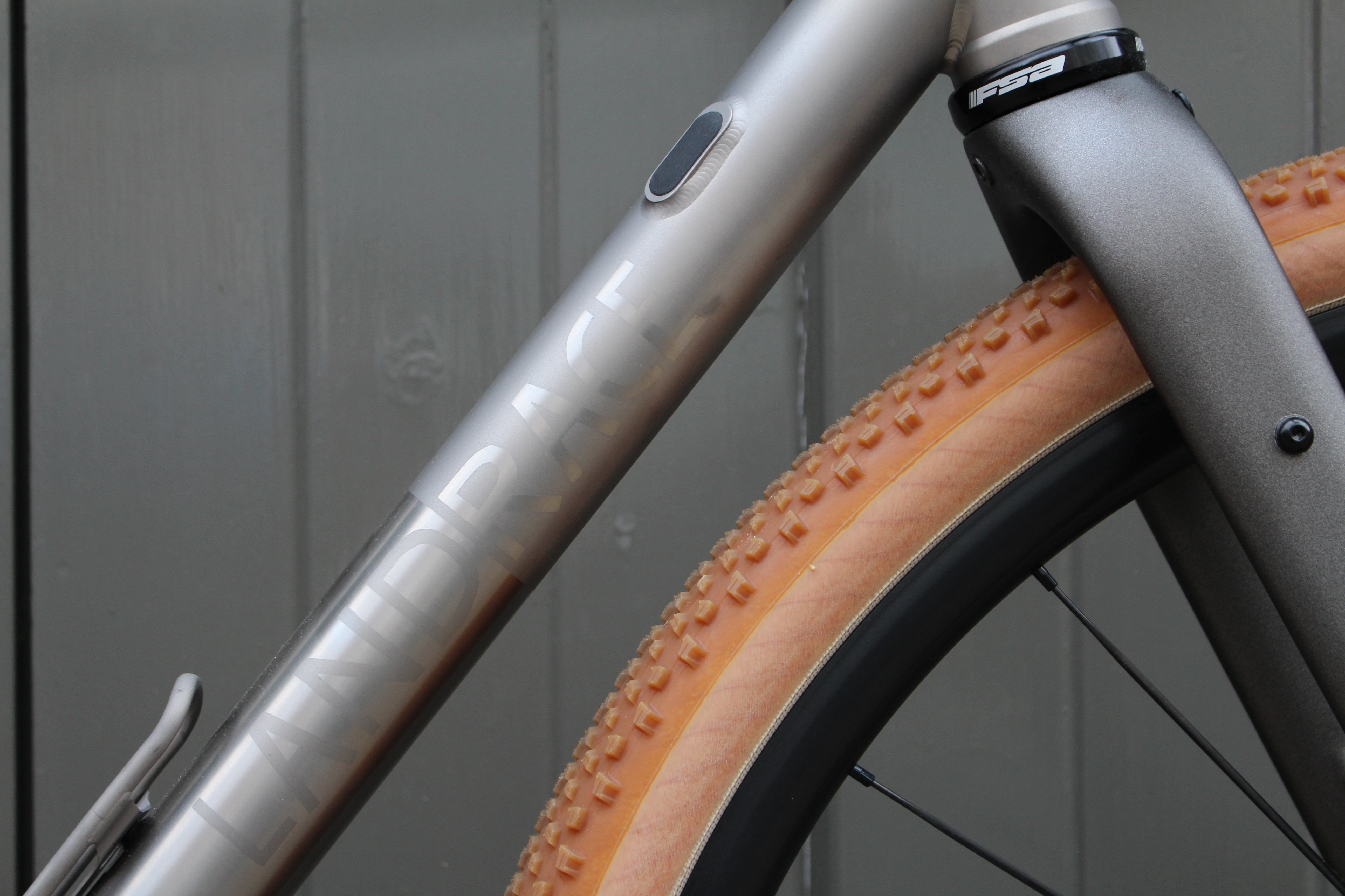 LANDRACE Boxer - Summer Special Shimano GRX825 Di2 2 X 12 Gravel Build.