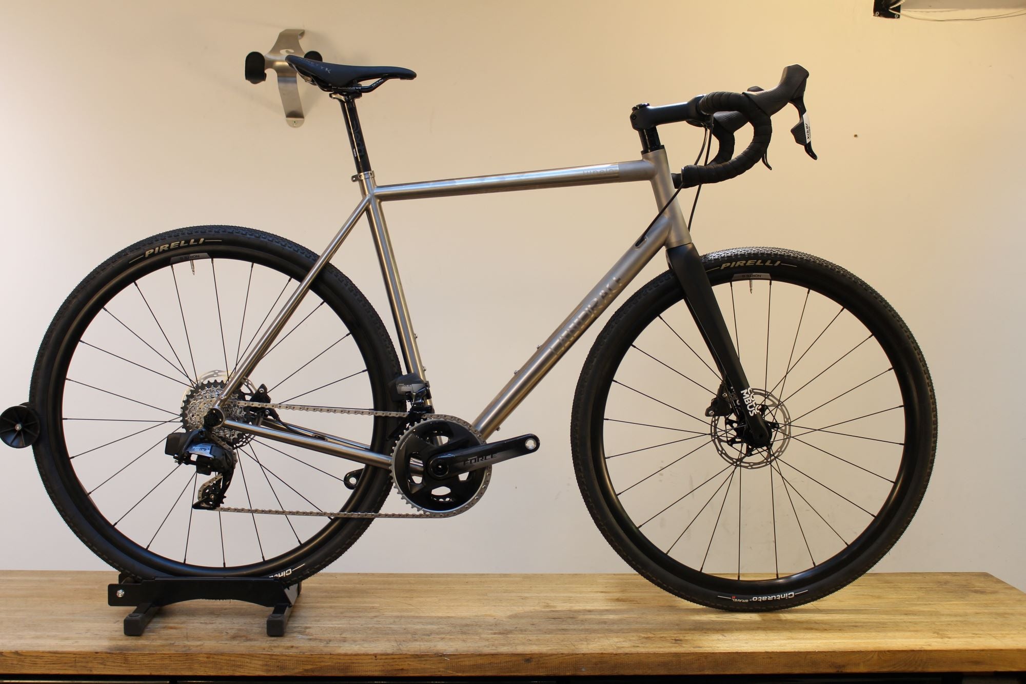 LANDRACE Tupelo - SRAM Force AXS bike - Forza wheels - Large/57cm