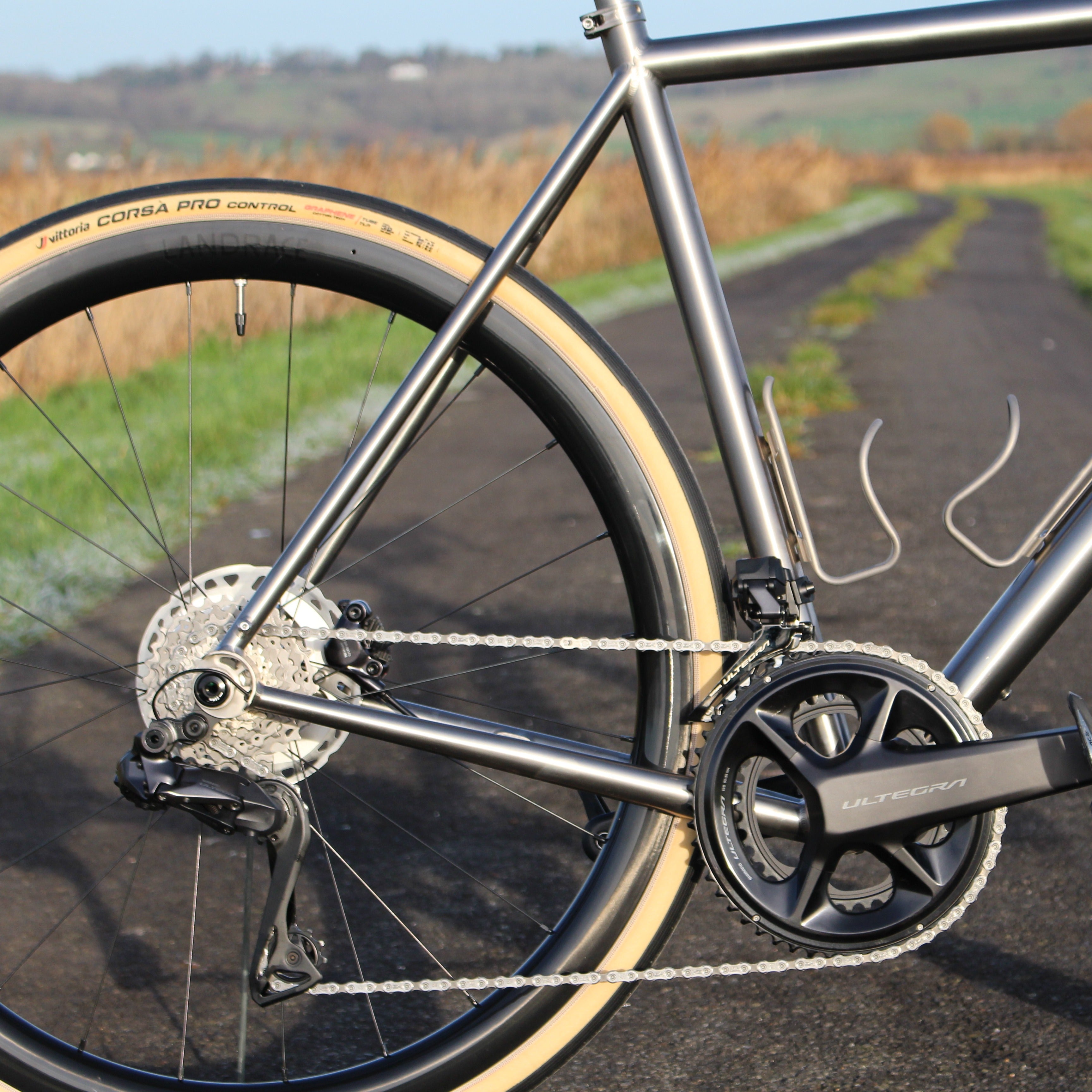 LANDRACE Tupelo V2 - Shimano Ultegra Di2 - FSA integrated/Hope build