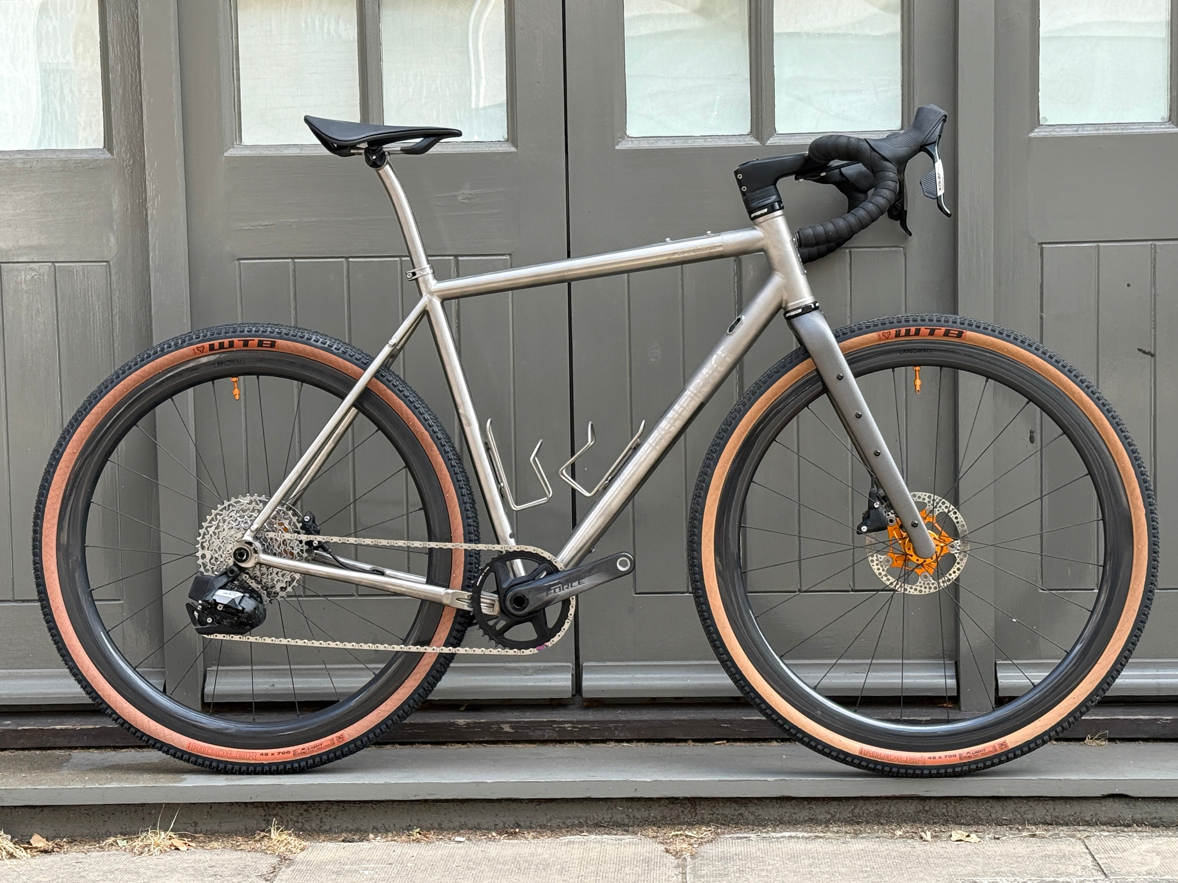 LANDRACE Boxer - SRAM Rival - Hope build
