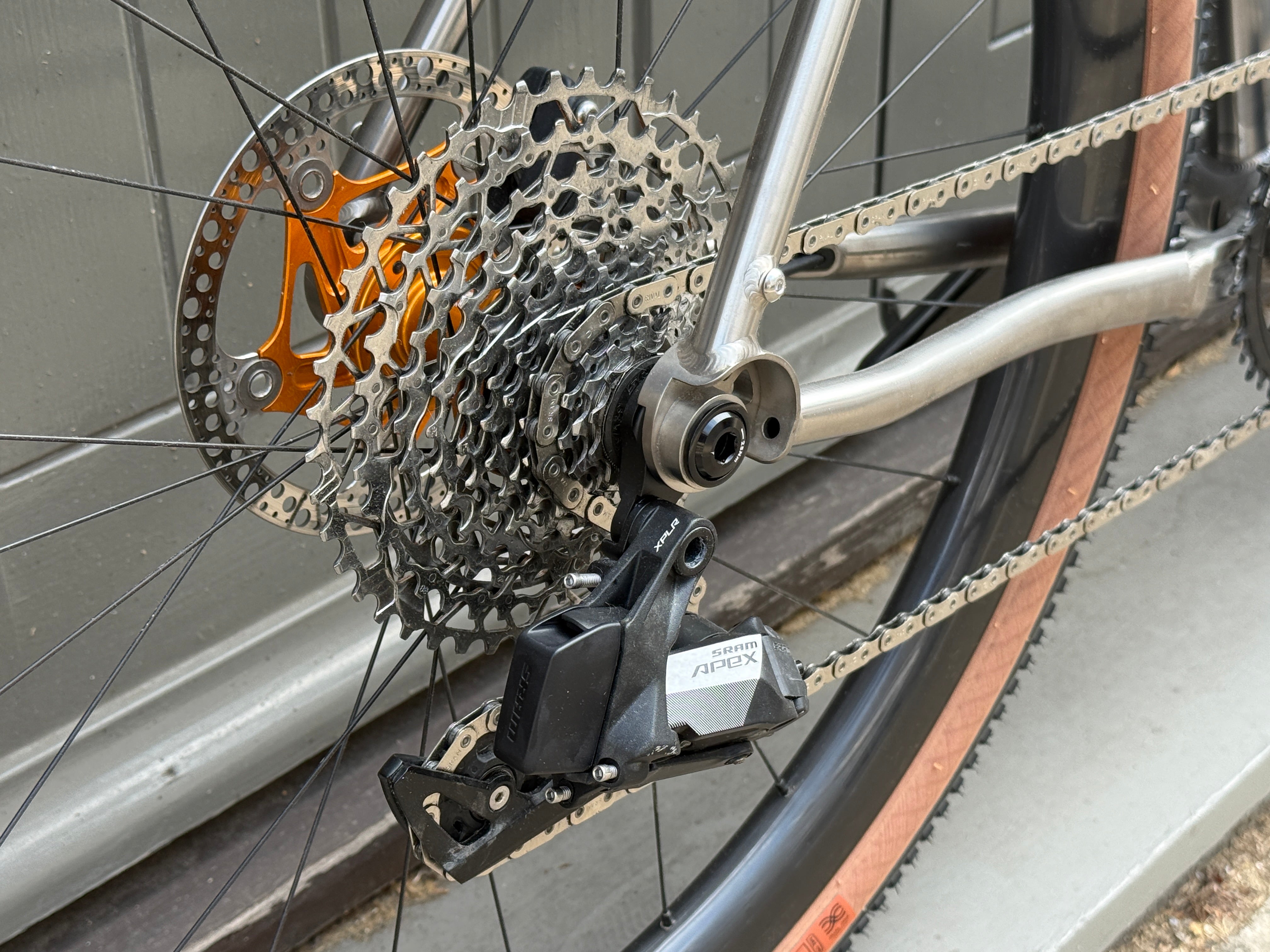 LANDRACE Boxer - SRAM Rival - Hope build