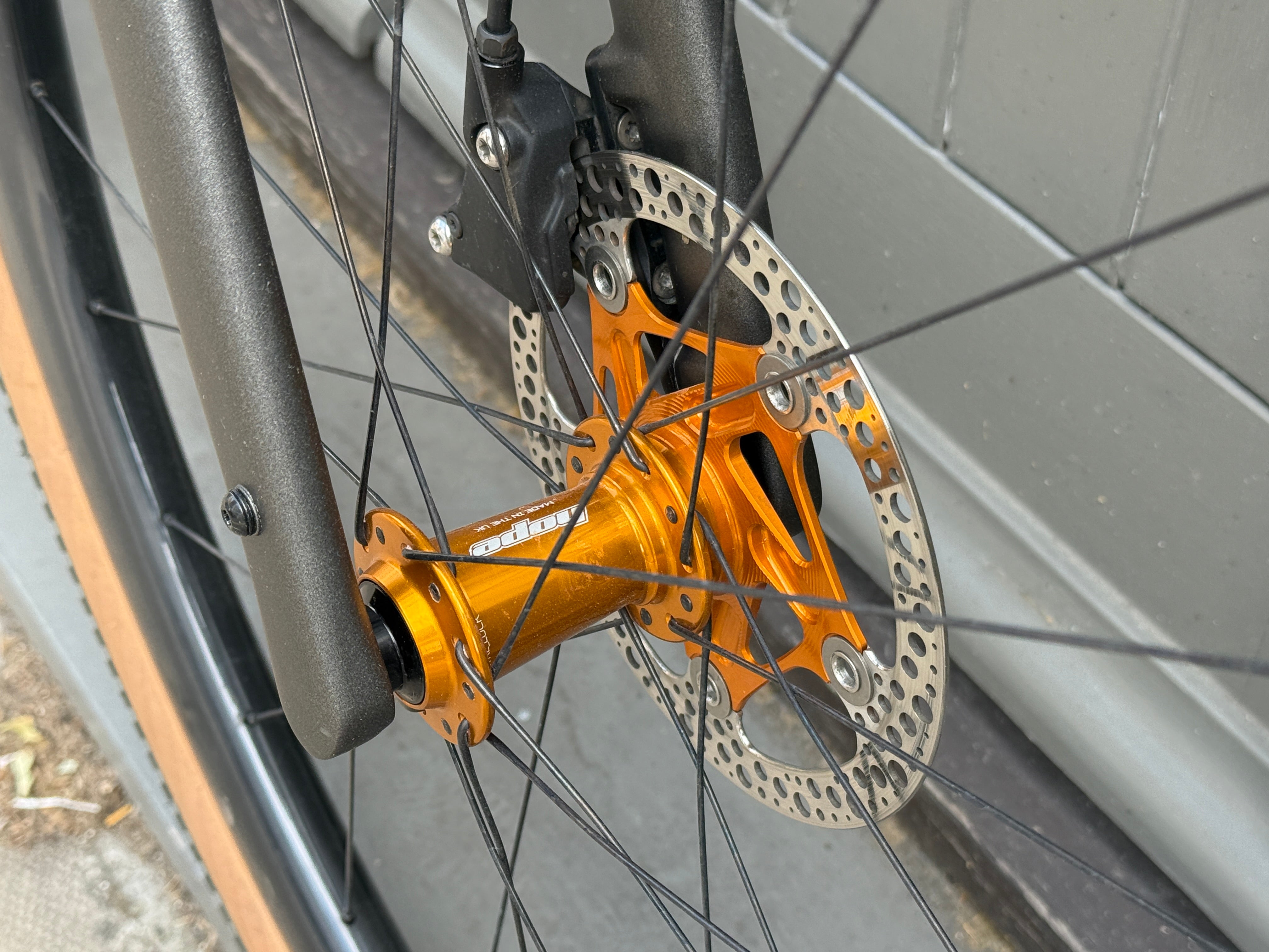 LANDRACE Boxer - SRAM Rival - Hope build