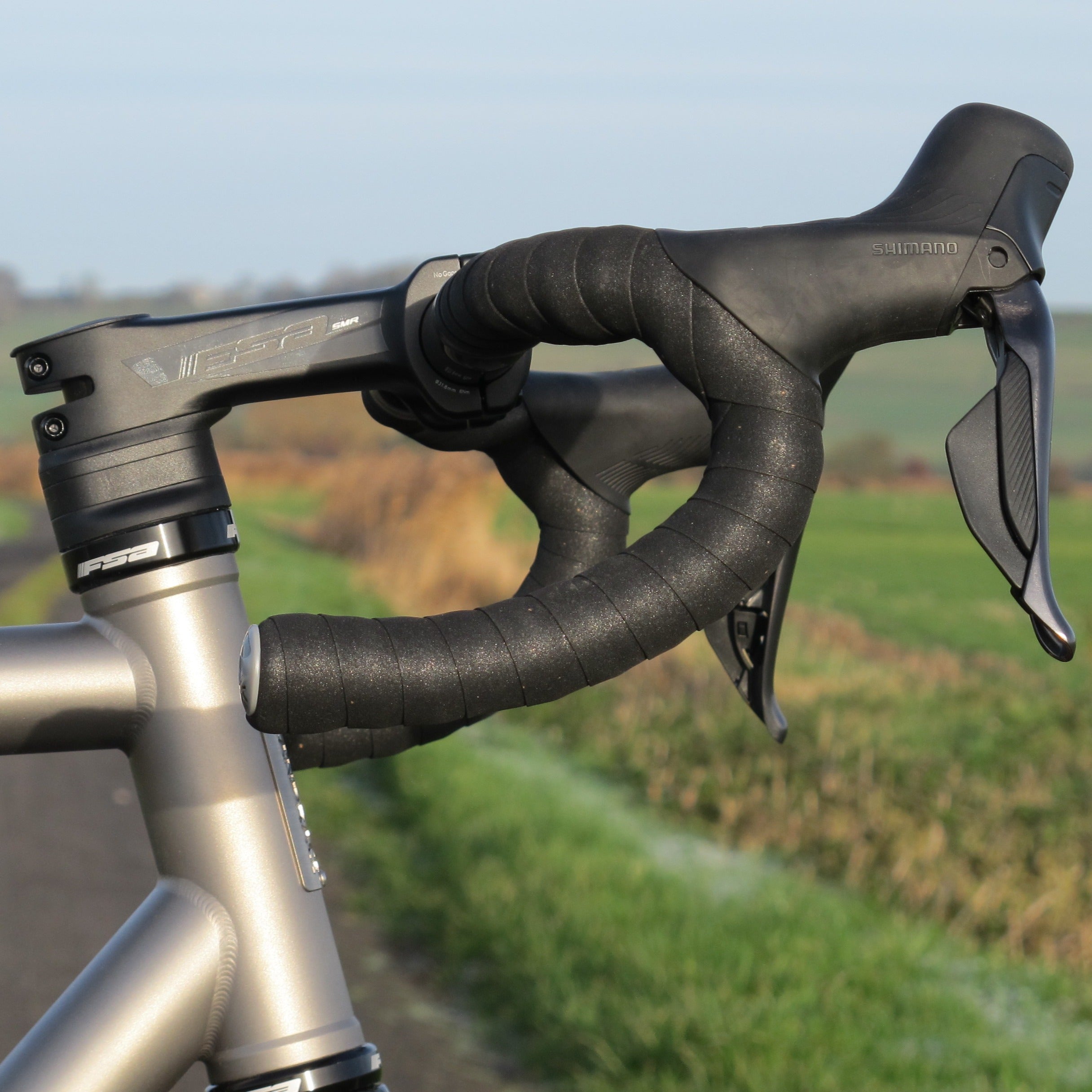 LANDRACE Tupelo V2 - Shimano Ultegra Di2 - FSA integrated/Hope build